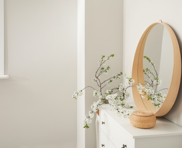 Styl minimalistyczny – Przykład przestrzeni lub przedmiotów w minimalistycznym stylu, stawiających na prostotę i funkcjonalność.